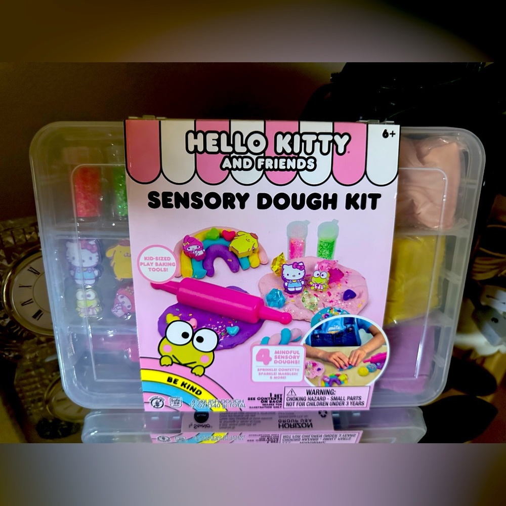 Hello Kitty sensory dough kit